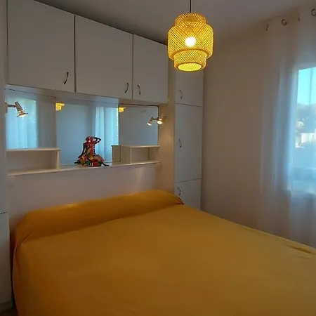 Apartamento Rénové De 2 , Très Proche Du Centre Et Des Plages